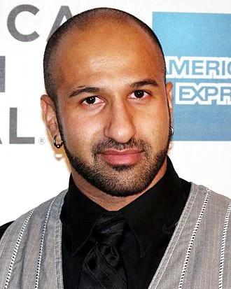 Shawn Daivari height profile photo