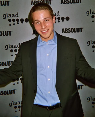 Shawn Pyfrom height profile photo