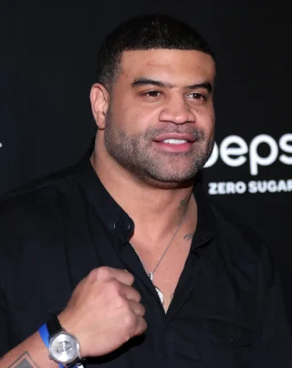 Shawne Merriman height profile photo