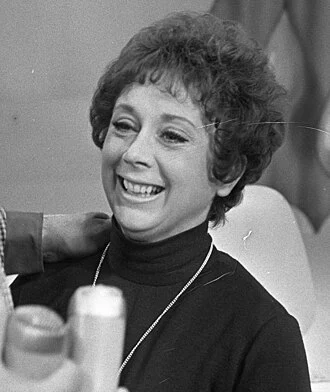Sheila Bernette height profile photo