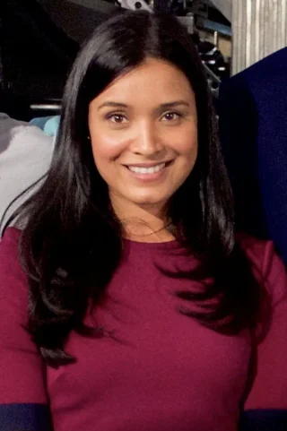 Shelley Conn height profile photo