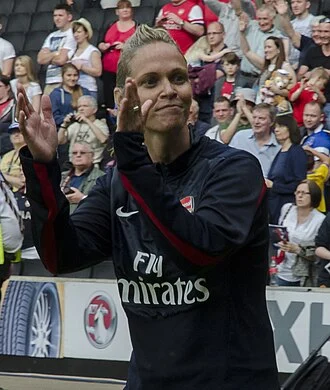 Shelley Kerr height profile photo