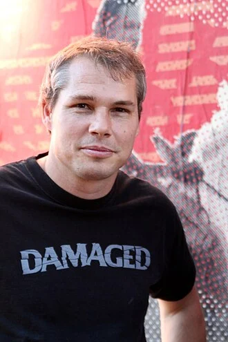 Shepard Fairey height profile photo
