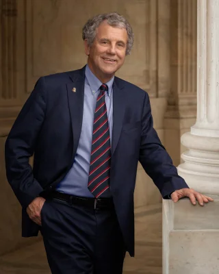Sherrod Brown height profile photo