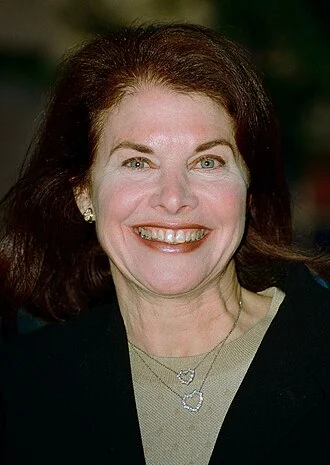 Sherry Lansing height profile photo