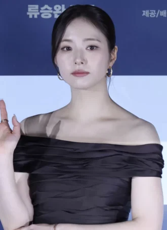 Shin Se-kyung height profile photo