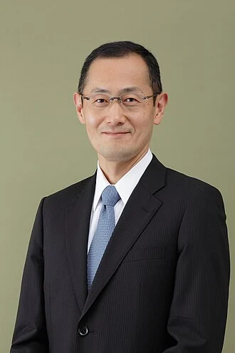 Shinya Yamanaka height profile photo