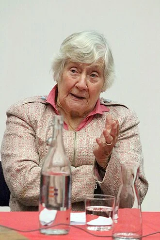 Shirley Williams height profile photo