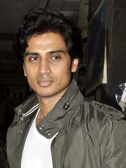 Shiv Panditt height profile photo