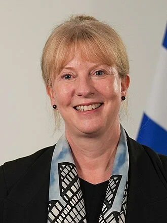 Shona Robison height profile photo