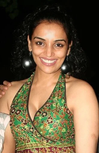 Shwetha Menon height profile photo
