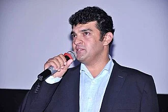 Siddharth Roy Kapur height profile photo