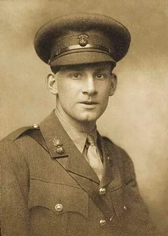 Siegfried Sassoon height profile photo