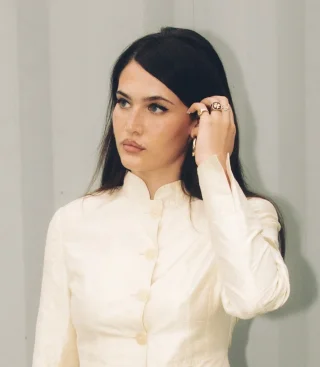 Sienna Spiro height profile photo