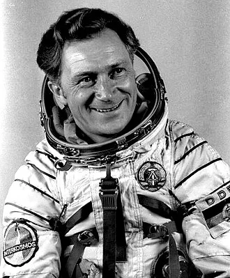 Sigmund Jähn height profile photo