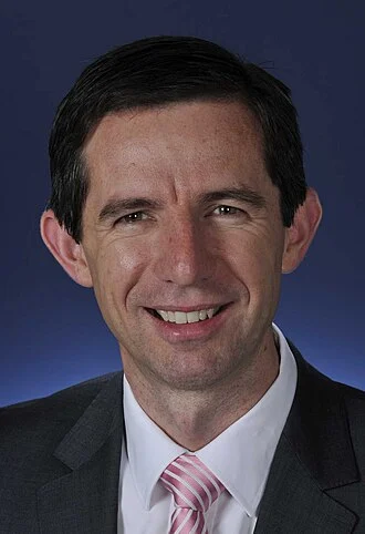 Simon Birmingham height profile photo
