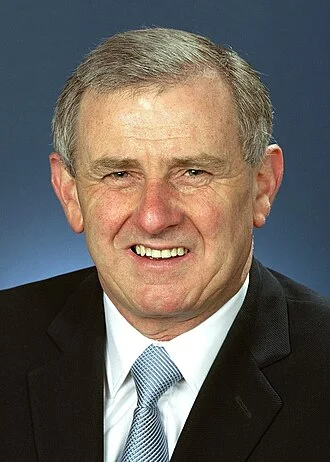 Simon Crean height profile photo