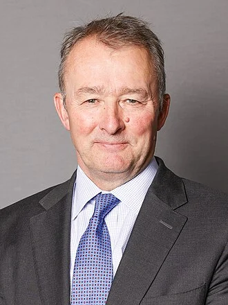 Simon Hart height profile photo