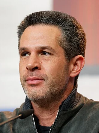 Simon Kinberg height profile photo