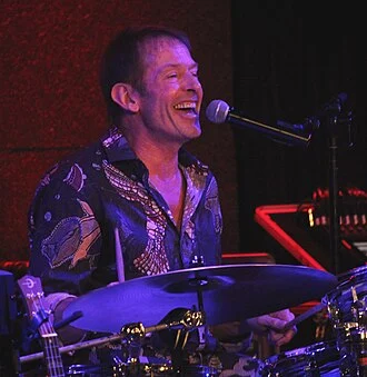 Simon Kirke height profile photo