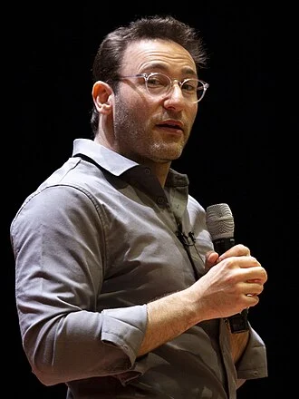 Simon Sinek height profile photo