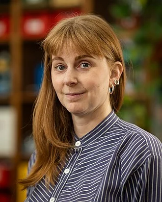 Simone Giertz height profile photo