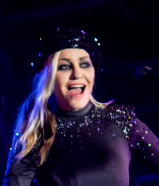 Siobhan Fahey height profile photo
