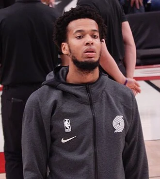 Skal Labissière height profile photo