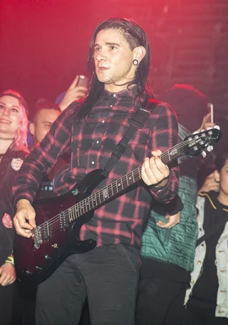 Skrillex height profile photo