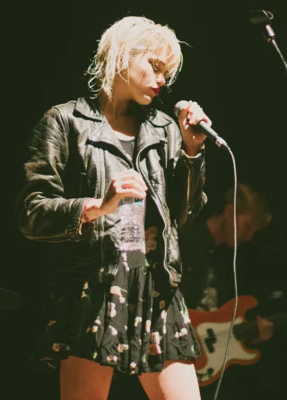 Sky Ferreira height profile photo