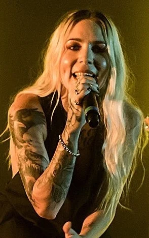 Skylar Grey height profile photo