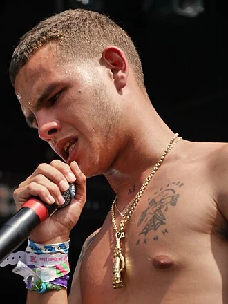 Slowthai height profile photo