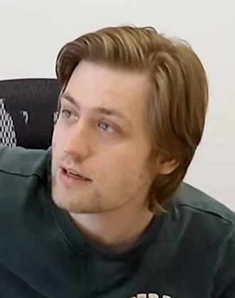 Sodapoppin height profile photo