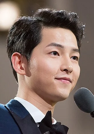 Song Joong-ki height profile photo