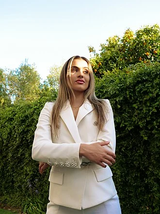 Sophia Kianni height profile photo