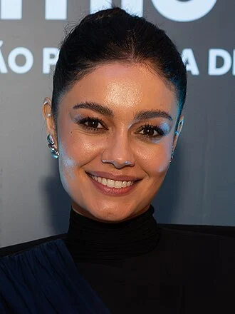 Sophie Charlotte (actress) height profile photo