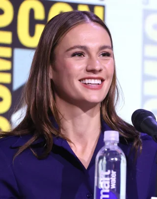Sophie Skelton height profile photo