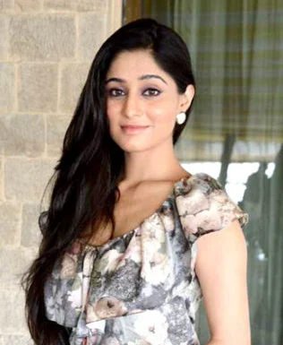 Soumya Seth height profile photo