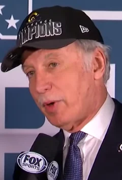Stan Kroenke height profile photo