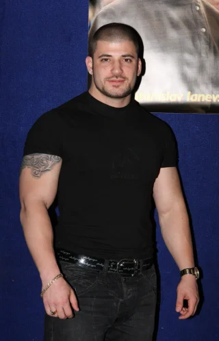 Stanislav Yanevski height profile photo