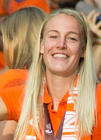 Stefanie van der Gragt height profile photo