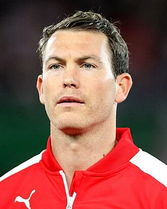 Stephan Lichtsteiner height profile photo