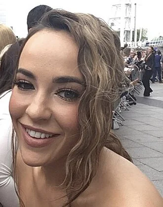 Stephanie Davis (actress) height profile photo
