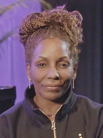 Stephanie Mills height profile photo
