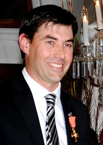 Stephen Fleming height profile photo