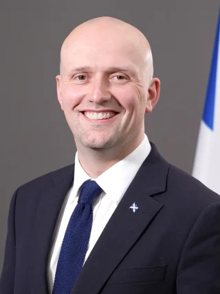 Stephen Flynn height profile photo