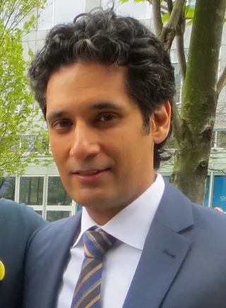 Stephen Lobo height profile photo