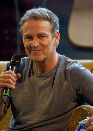 Stephen Moyer height profile photo