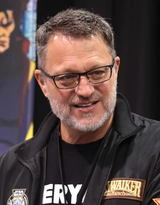 Steve Blum height profile photo
