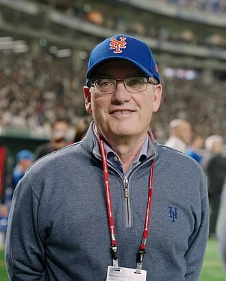 Steve Cohen (businessman) height profile photo